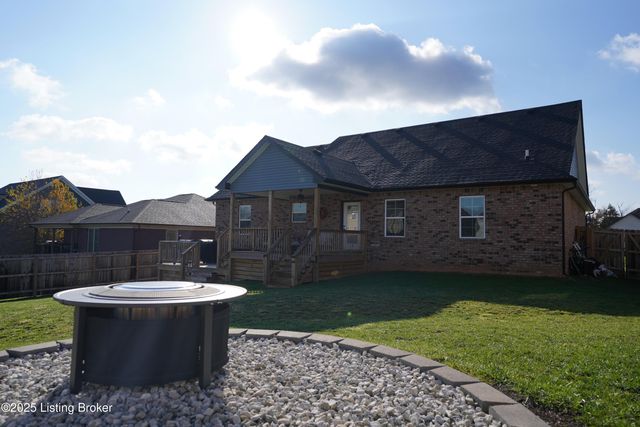 234 Williamsburg Dr, Mt Washington, KY 40047