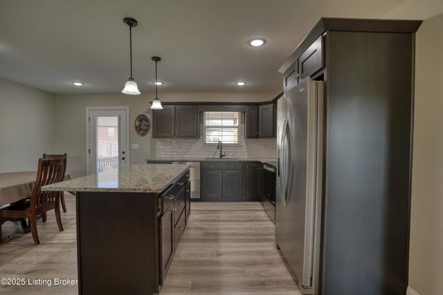 234 Williamsburg Dr, Mt Washington, KY 40047