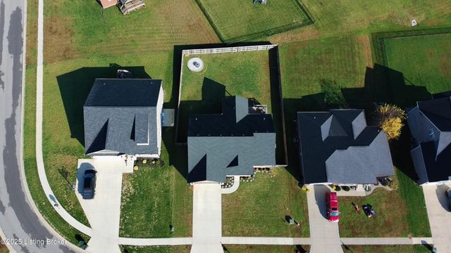 234 Williamsburg Dr, Mt Washington, KY 40047