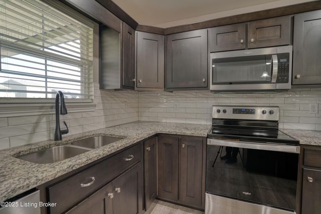 234 Williamsburg Dr, Mt Washington, KY 40047