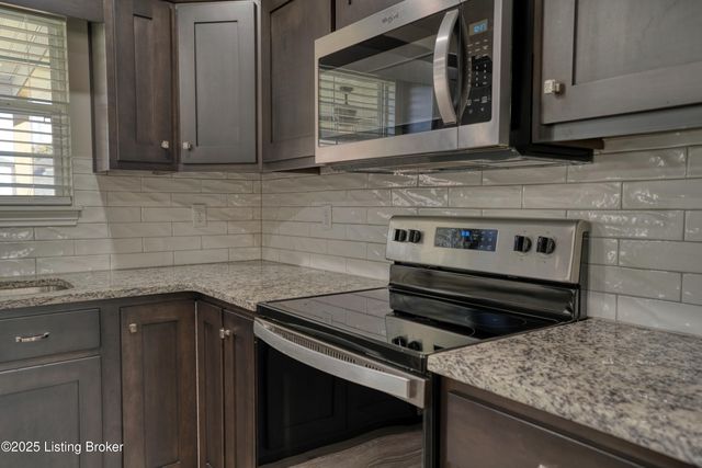 234 Williamsburg Dr, Mt Washington, KY 40047