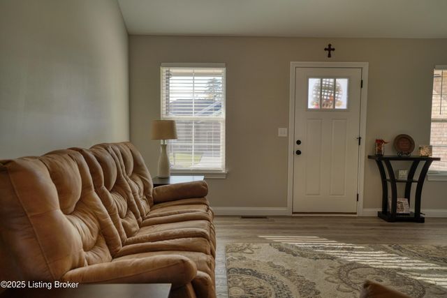 234 Williamsburg Dr, Mt Washington, KY 40047