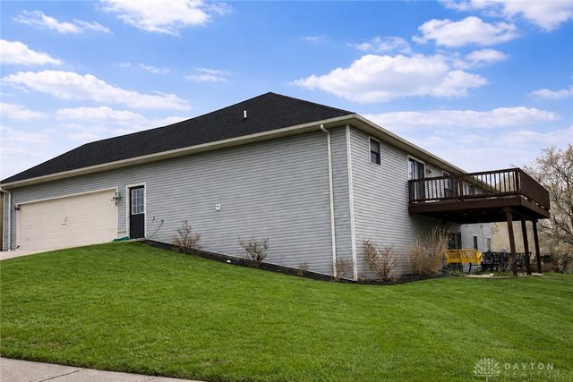 930 Oak Hill Court, Troy, OH 45373