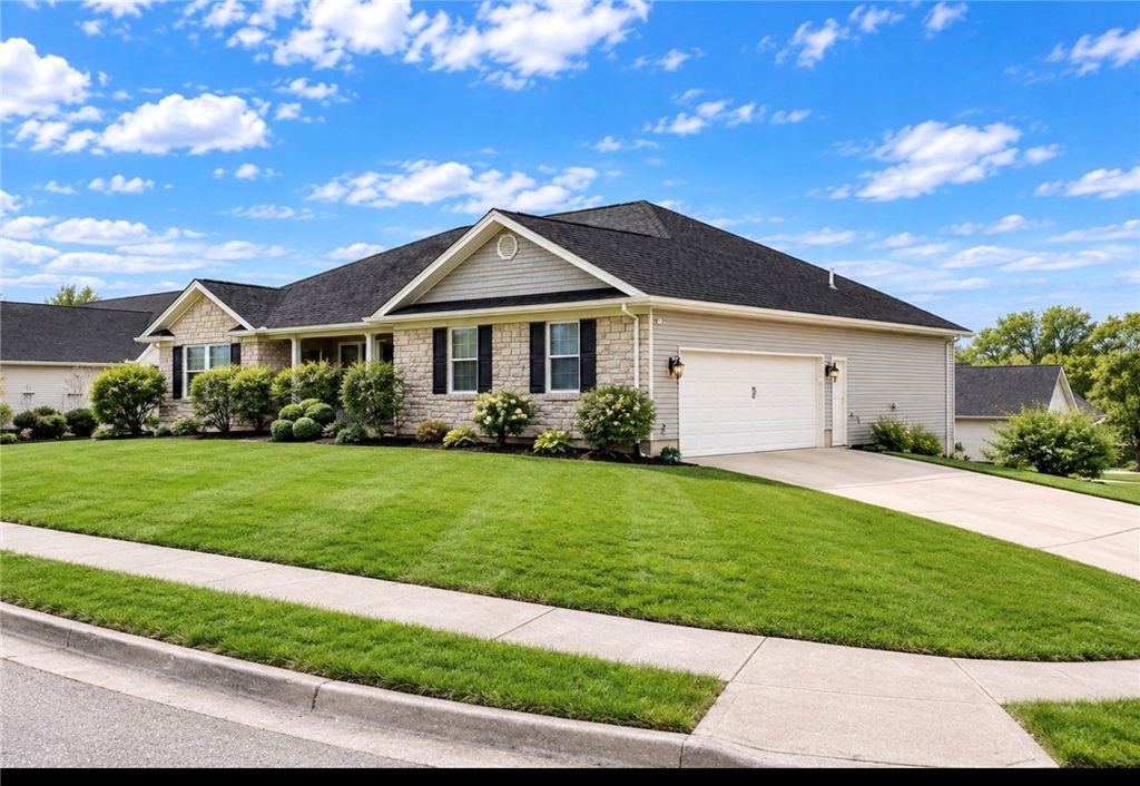 930 Oak Hill Court, Troy, OH 45373