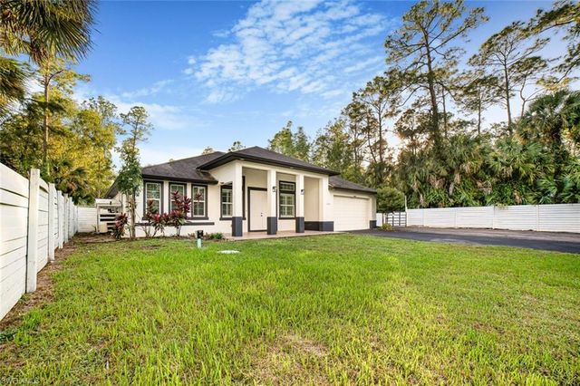 3332 6th AVE SE, Naples, FL 34117