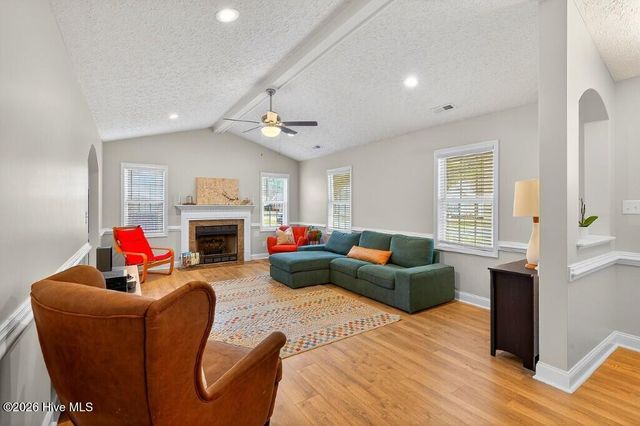 202 Croatan Woods Drive, New Bern, NC 28562