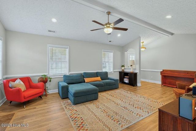 202 Croatan Woods Drive, New Bern, NC 28562