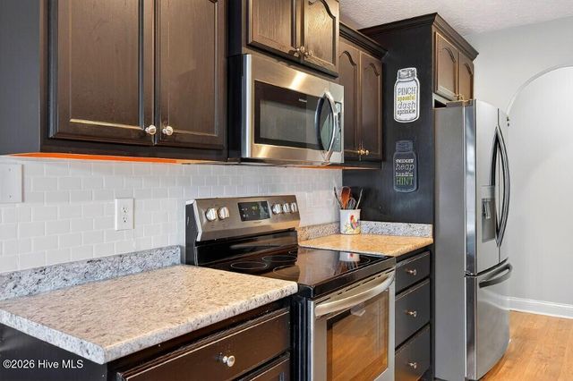 202 Croatan Woods Drive, New Bern, NC 28562