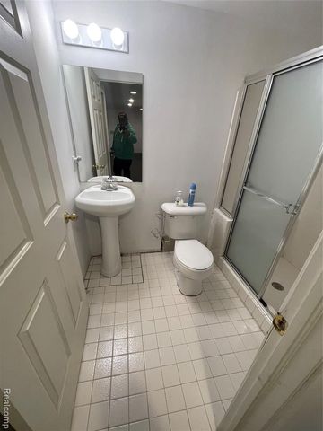 13239 St Ervin Avenue 34, Detroit, MI 48215