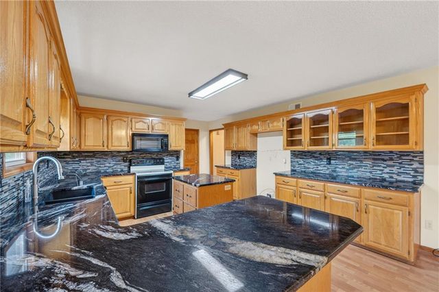 14203 E 198th Street, Peculiar, MO 64078
