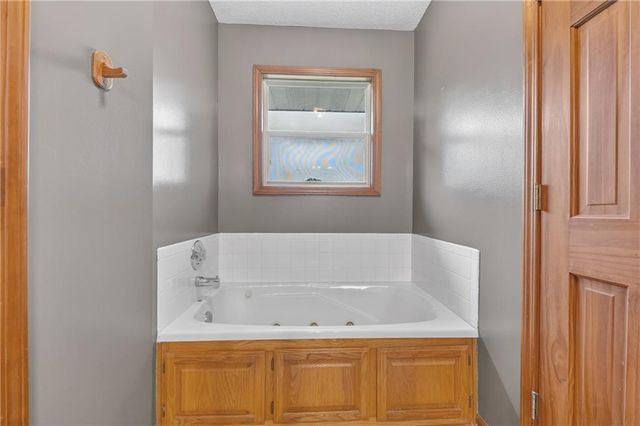 14203 E 198th Street, Peculiar, MO 64078