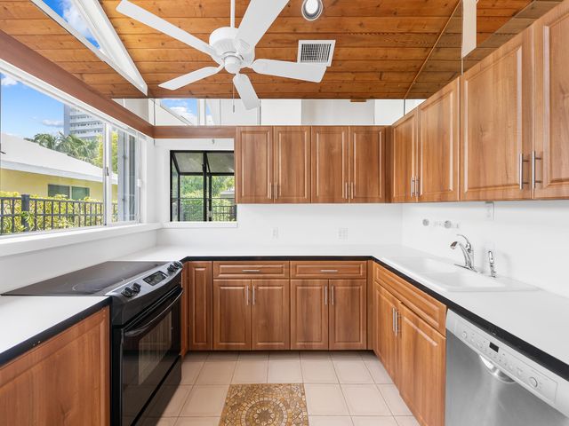 2004 SE 26TH Terrace, Fort Lauderdale, FL 33316