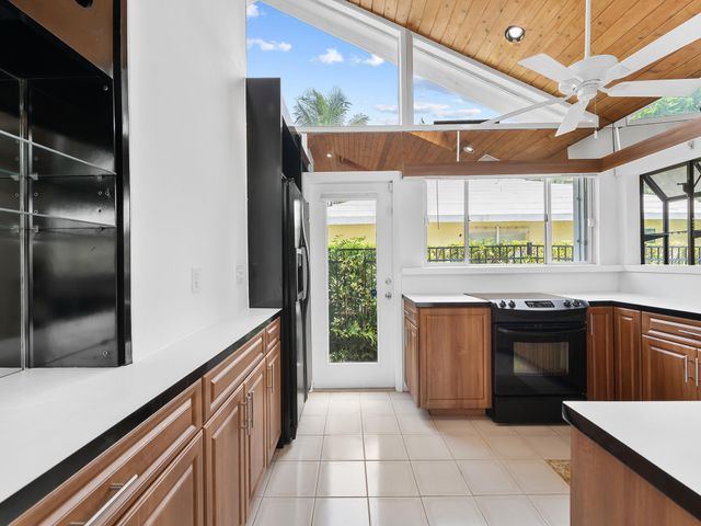 2004 SE 26TH Terrace, Fort Lauderdale, FL 33316