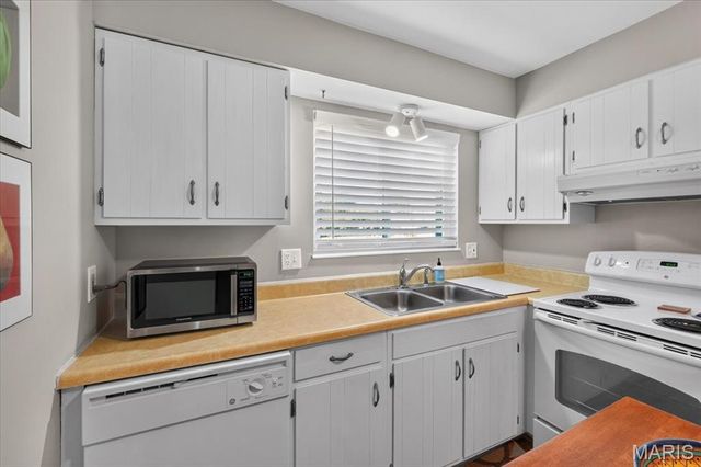 630 Rosetta Drive, Florissant, MO 63031