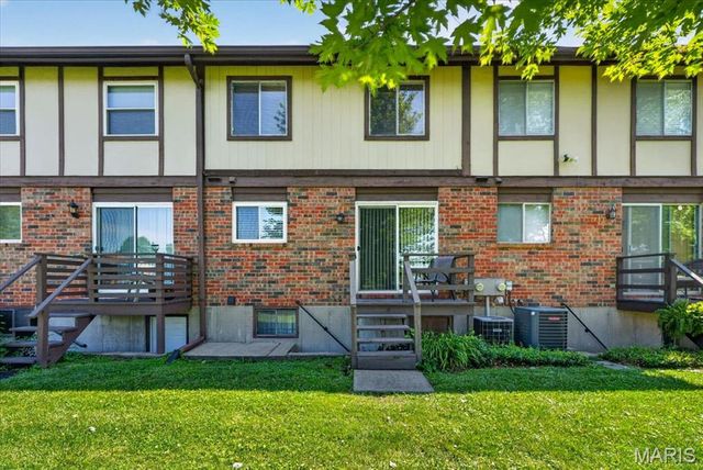 630 Rosetta Drive, Florissant, MO 63031