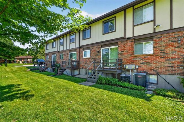 630 Rosetta Drive, Florissant, MO 63031