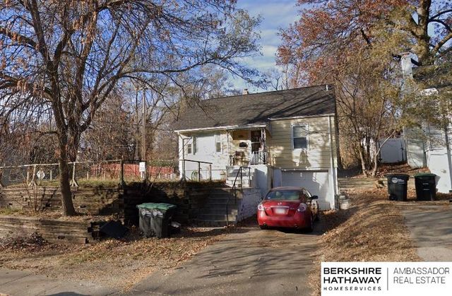 3902 N 52nd Street, Omaha, NE 68104