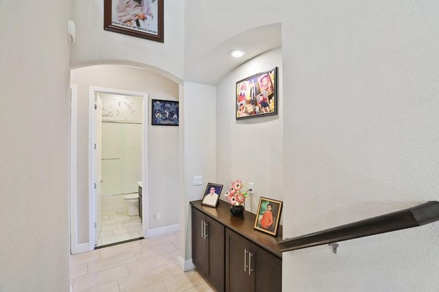 2925 Fuchsia Dr, Lodi, CA 95242