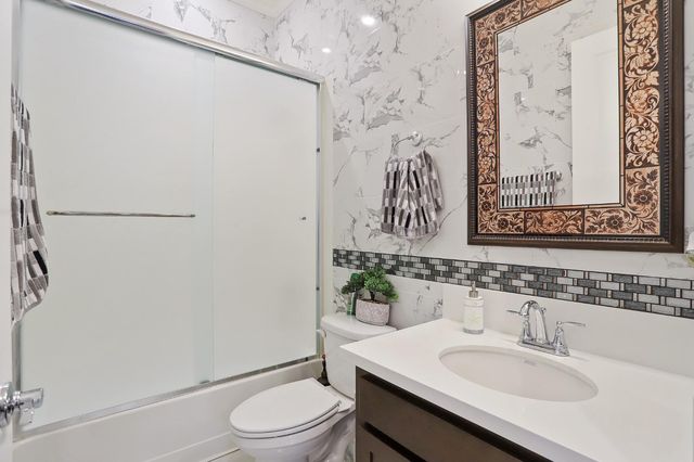 2925 Fuchsia Dr, Lodi, CA 95242