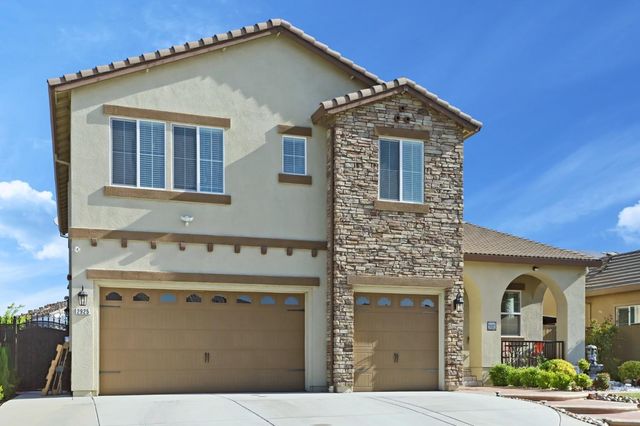 2925 Fuchsia Dr, Lodi, CA 95242