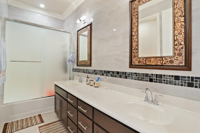 2925 Fuchsia Dr, Lodi, CA 95242