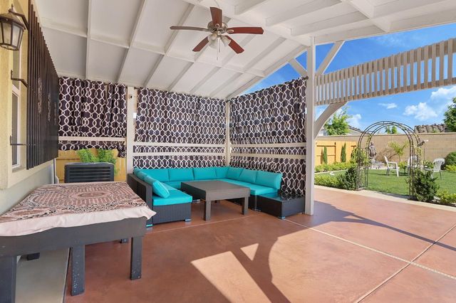 2925 Fuchsia Dr, Lodi, CA 95242