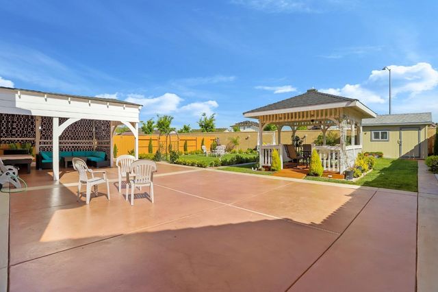 2925 Fuchsia Dr, Lodi, CA 95242