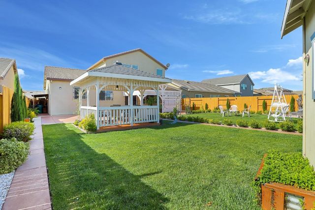 2925 Fuchsia Dr, Lodi, CA 95242