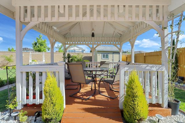 2925 Fuchsia Dr, Lodi, CA 95242