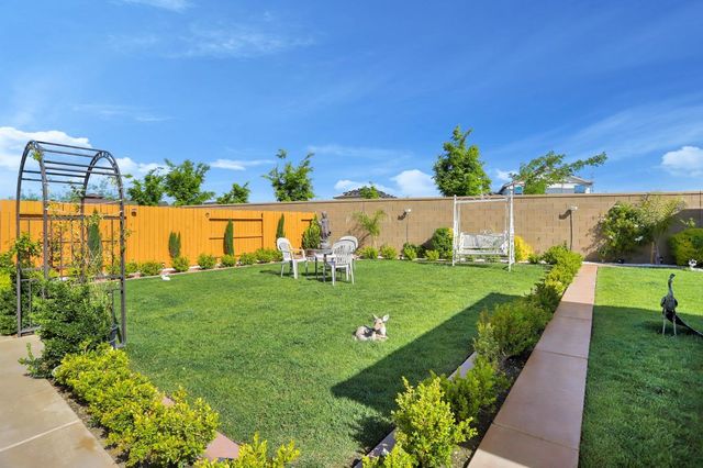 2925 Fuchsia Dr, Lodi, CA 95242