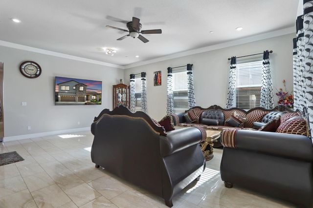 2925 Fuchsia Dr, Lodi, CA 95242