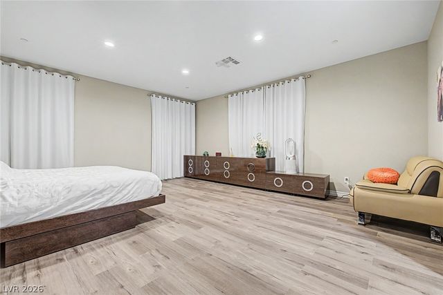 995 Cedar Cliff Court, Henderson, NV 89002
