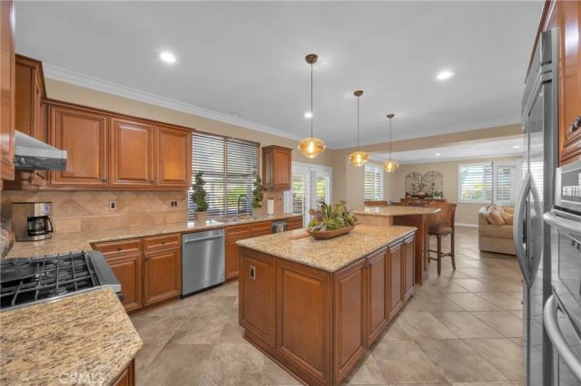 2551 Rosser, Corona, CA 92879