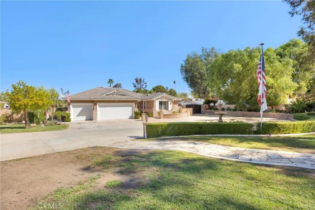 2551 Rosser, Corona, CA 92879