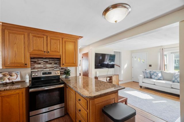 214 Brigham Hill Rd, Grafton, MA 01536