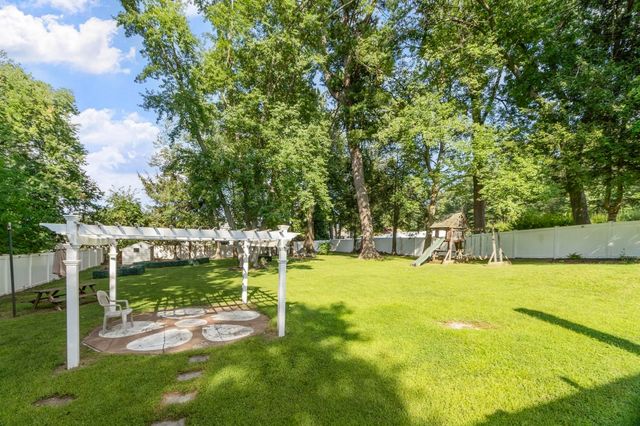 214 Brigham Hill Rd, Grafton, MA 01536