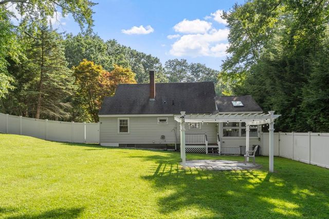 214 Brigham Hill Rd, Grafton, MA 01536