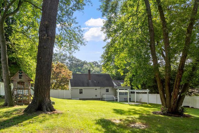 214 Brigham Hill Rd, Grafton, MA 01536