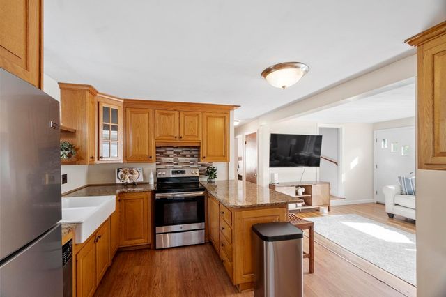 214 Brigham Hill Rd, Grafton, MA 01536