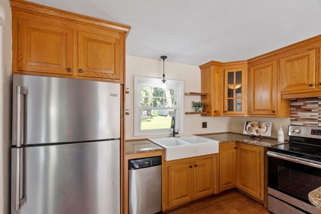 214 Brigham Hill Rd, Grafton, MA 01536