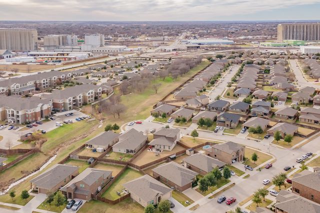 153 Hidden Creek Court, Saginaw, TX 76131