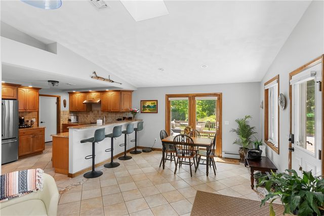 417 Squantum Drive, Warwick, RI 02888