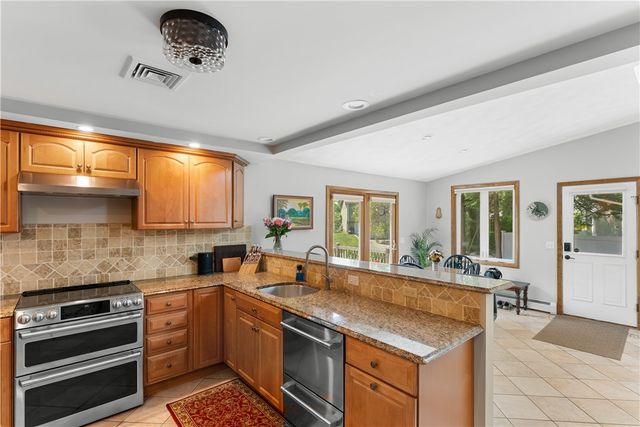 417 Squantum Drive, Warwick, RI 02888