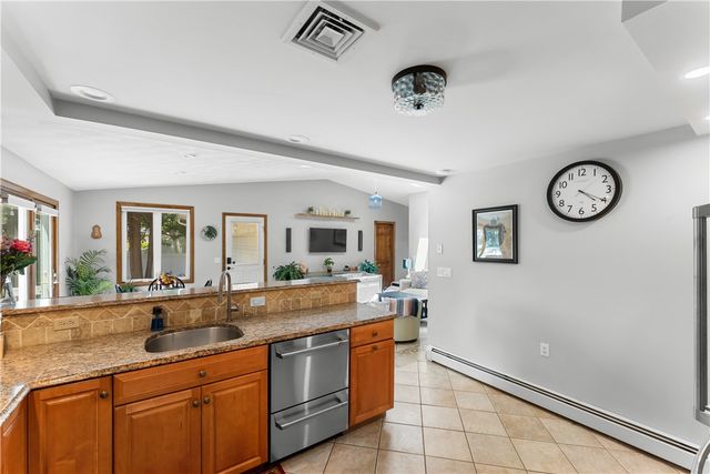 417 Squantum Drive, Warwick, RI 02888