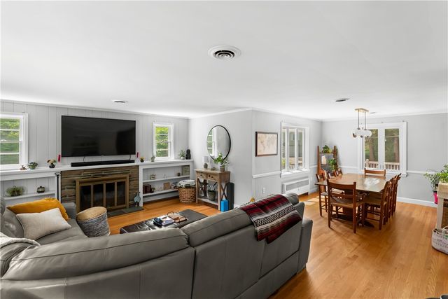 417 Squantum Drive, Warwick, RI 02888