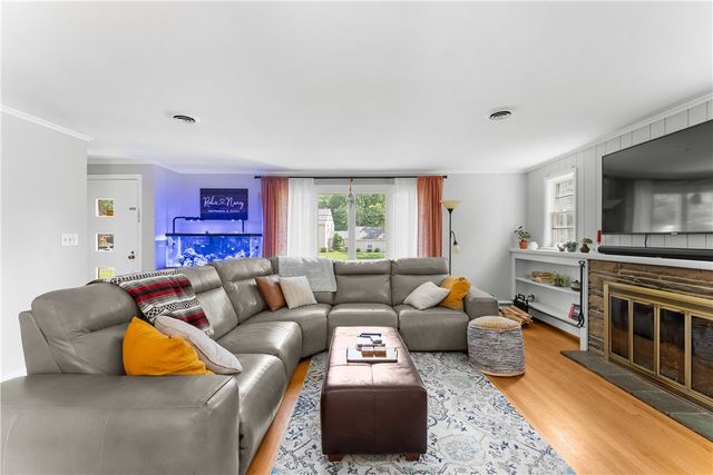 417 Squantum Drive, Warwick, RI 02888