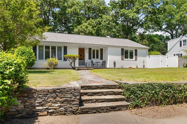 417 Squantum Drive, Warwick, RI 02888