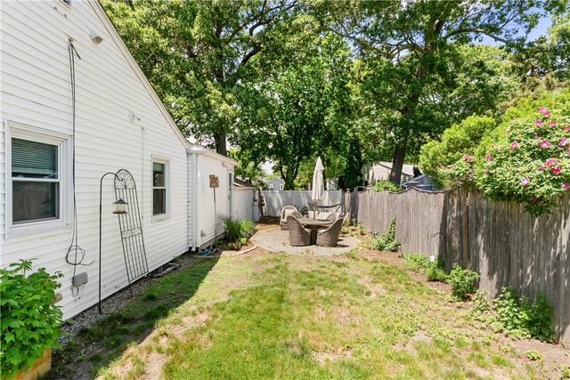 417 Squantum Drive, Warwick, RI 02888