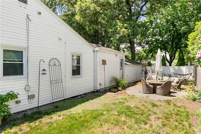 417 Squantum Drive, Warwick, RI 02888
