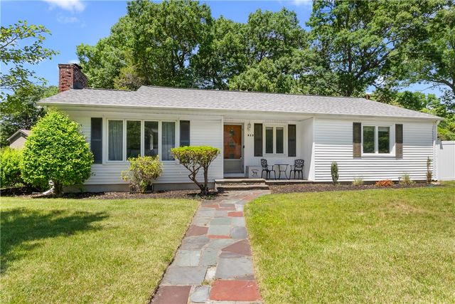 417 Squantum Drive, Warwick, RI 02888